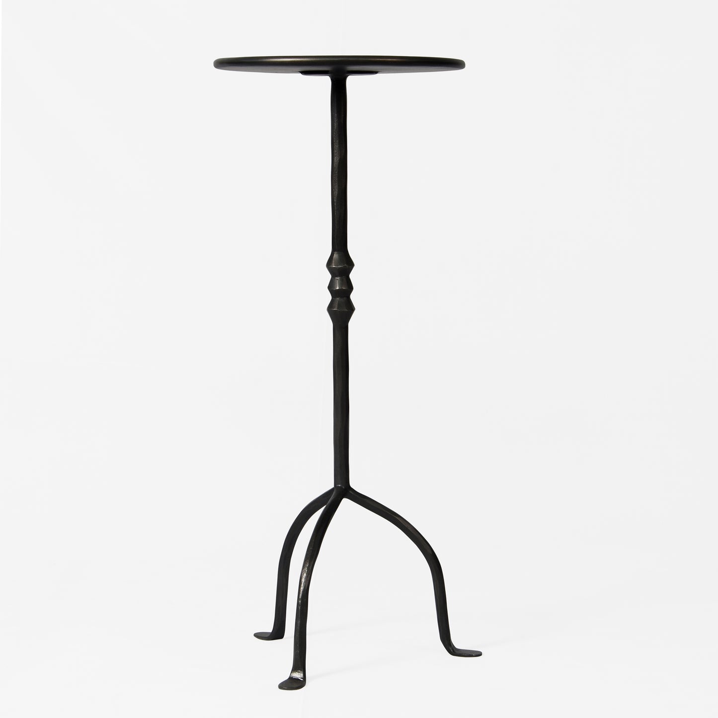 Elegant Metal Side Table – A Sleek & Timeless Accent