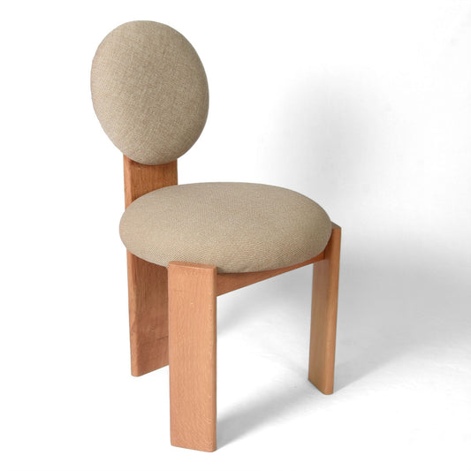 Luna Accent Chair – A Sculptural Masterpiece of Comfort & Style