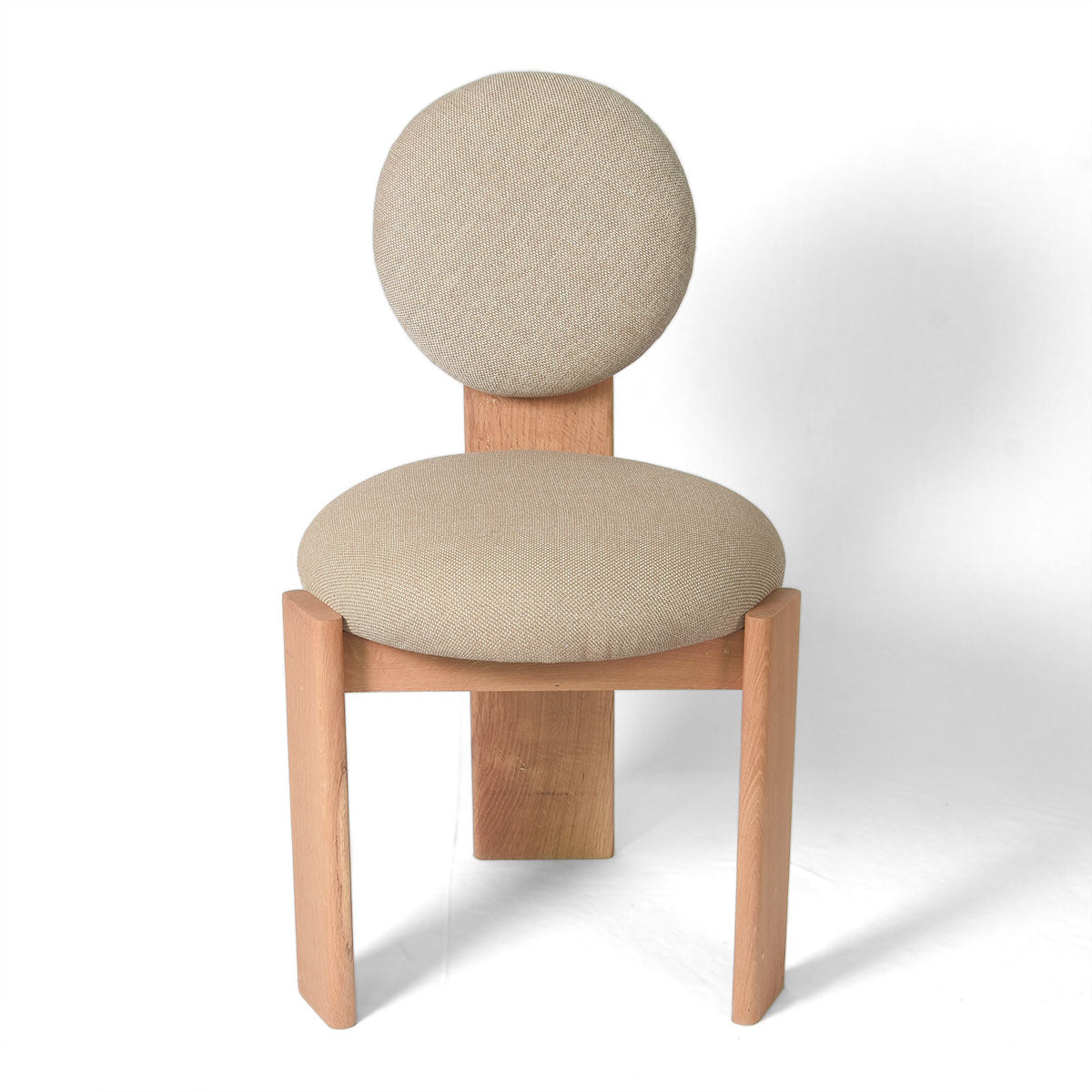 Luna Accent Chair – A Sculptural Masterpiece of Comfort & Style